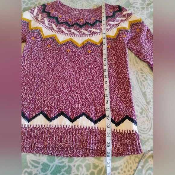 Old Navy Women's Sweater - Purple and Yellow Pattern - Picture 3 of 5
